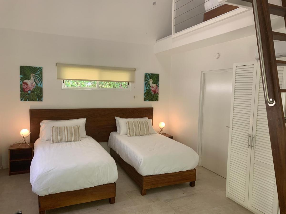 Aves Hotel Montezuma Exterior foto